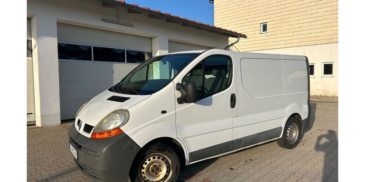 Renault Trafic 124.999 km 4.950 &euro; Windorf 94575