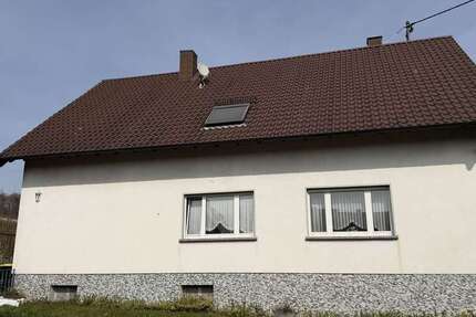 Haus Lebach - 7 Zimmer, 265 m&sup2;, 210.000&euro; | Angebot:26092640