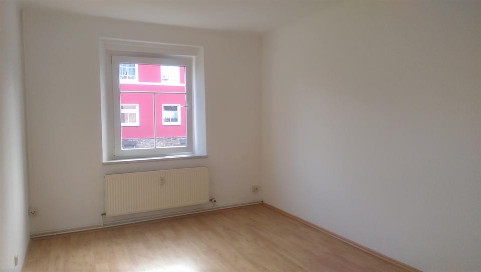 Etagenwohnung Waldheim - 1 Zimmer, 39 m&sup2;, 215&euro; | Angebot:25058160
