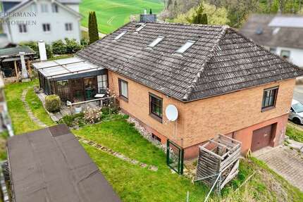 Haus zum Kaufen in Einbeck 310.000 € 240 m²