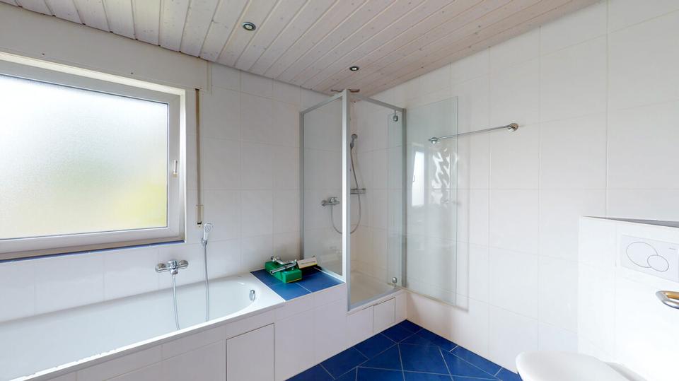 Charmante 3-Zimmer-Hochparterrewohnung mit Balkon, Garage und Gartennutzung in Au am Rhein 3 zimmer