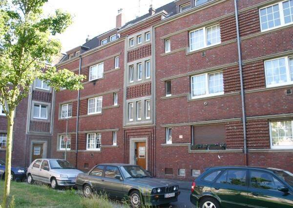 bezugsfertige Wohnung im III. OG mit Schräge