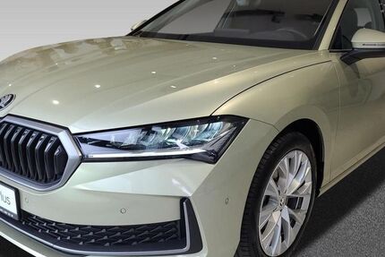 Skoda Superb 20.267 km 34.900 € Dresden 01067