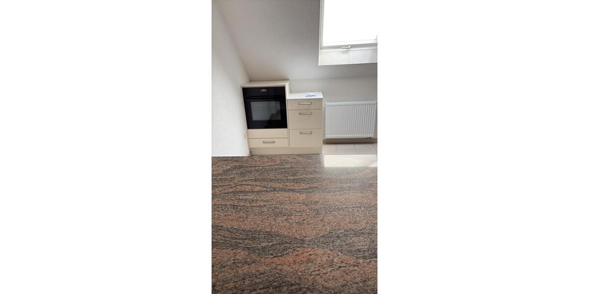Dachgeschoßwohnung Trossingen - 4 Zimmer, 100 m&sup2;, 850&euro; | Angebot:26367585