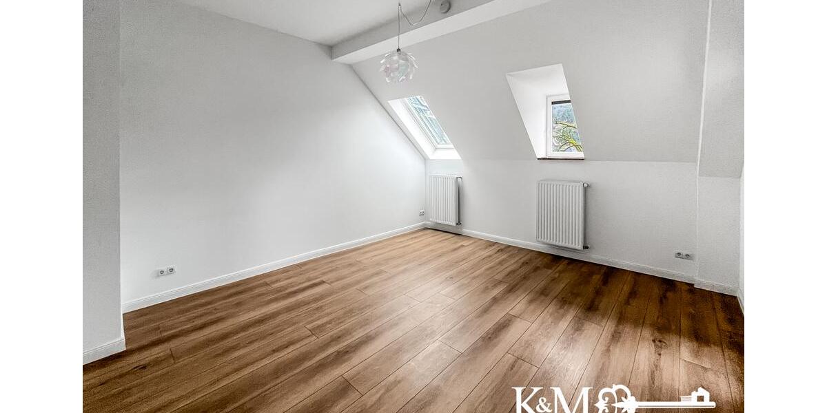 Dachgeschoßwohnung Andernach - 4 Zimmer, 135 m&sup2;, 1.820&euro; | Angebot:26349310