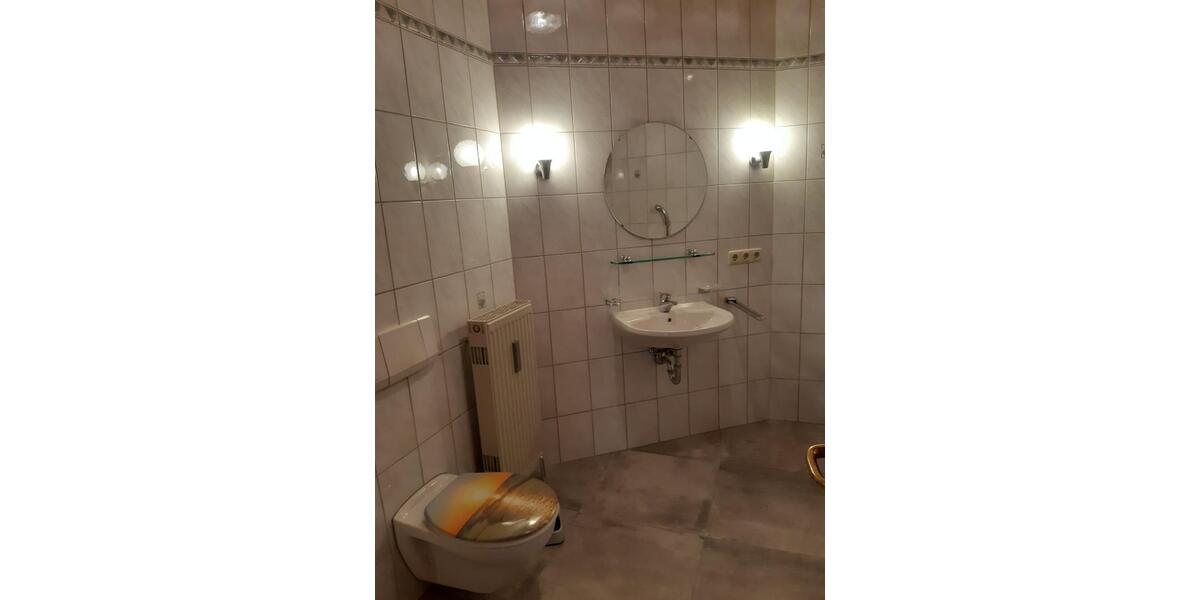 Dachgeschoßwohnung Vilshofen an der Donau - 2 Zimmer, 75 m&sup2;, 520&euro; | Angebot:24829115