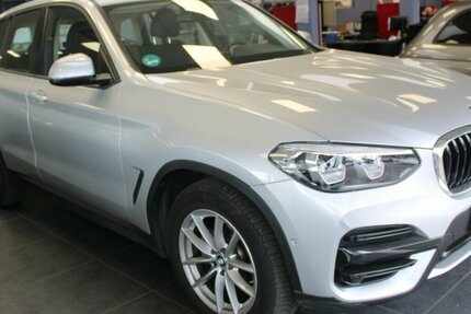 BMW X3 xDrive20i Aut. Rentnerfahrzeug 25.419 km 27.980 &euro; Euskirchen 53881