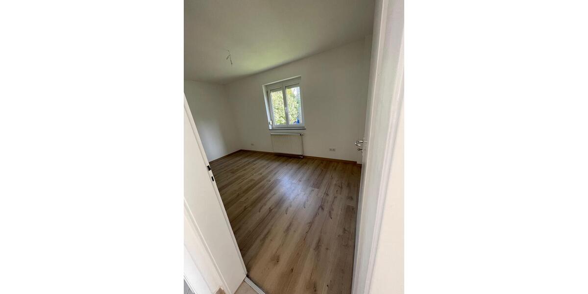Erdgeschoßwohnung Esslingen am Neckar Oberesslingen - 3 Zimmer, 75 m&sup2;, 1.500&euro; | Angebot:25499690