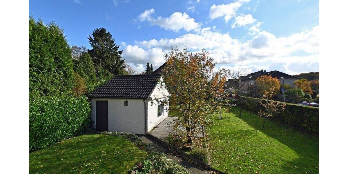 Charme trifft Saarn! Einseitig angebauter Altbau-Schatz auf tollem Grundstück 5 zimmer