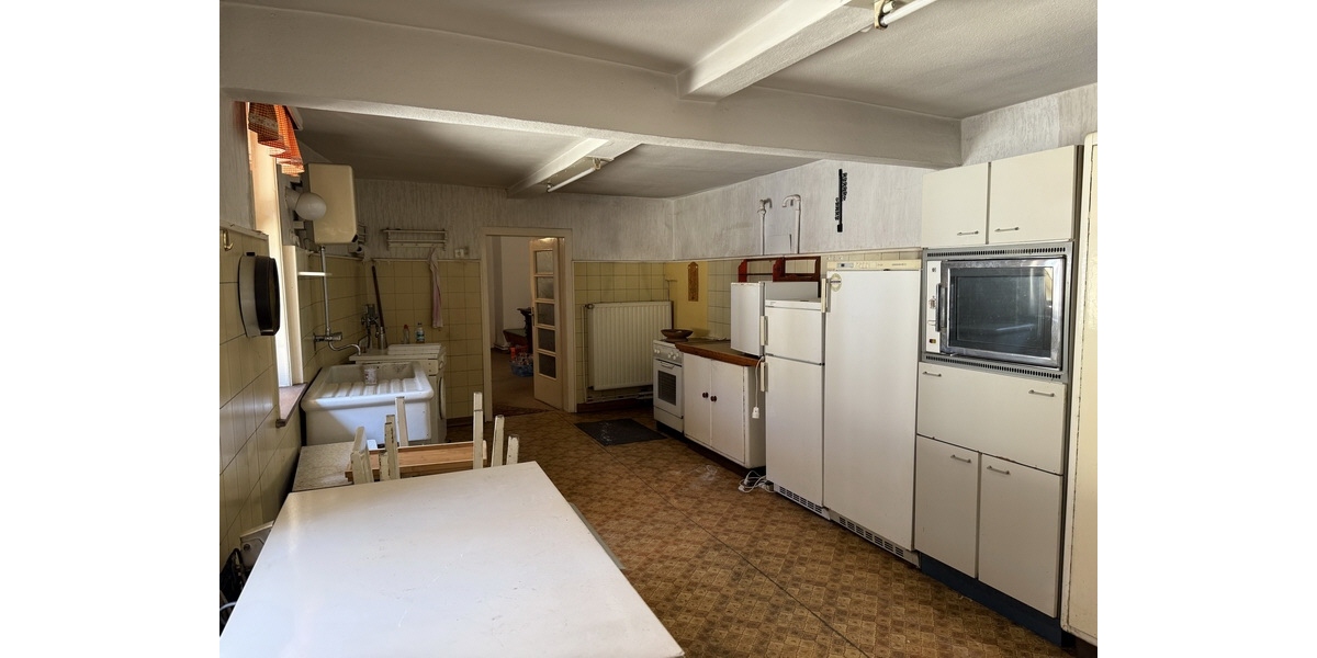 Charaktervolles Haus mit Potenzial - Mehrfamilienhaus, Wohnhaus Ohrdruf Marktstraße | Angebot:22431947