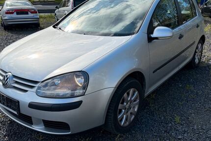 VW Golf 104.900 km 2.790 &euro; Kirchen 57548