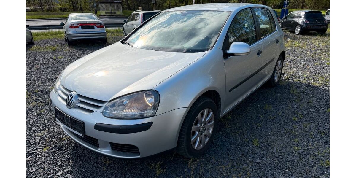 VW Golf 104.900 km 2.790 &euro; Kirchen 57548