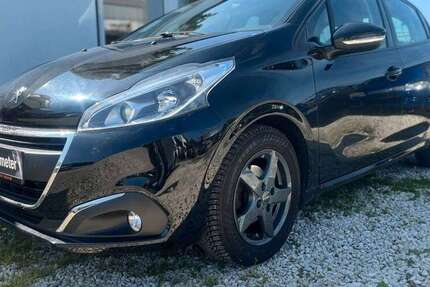 Peugeot 208 61.073 km 7.490 &euro; Pfullingen 72793