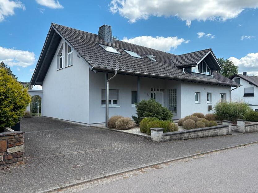 Charmante Wohnung im Erdgeschoss eines Zweifamilienhauses mit ein
