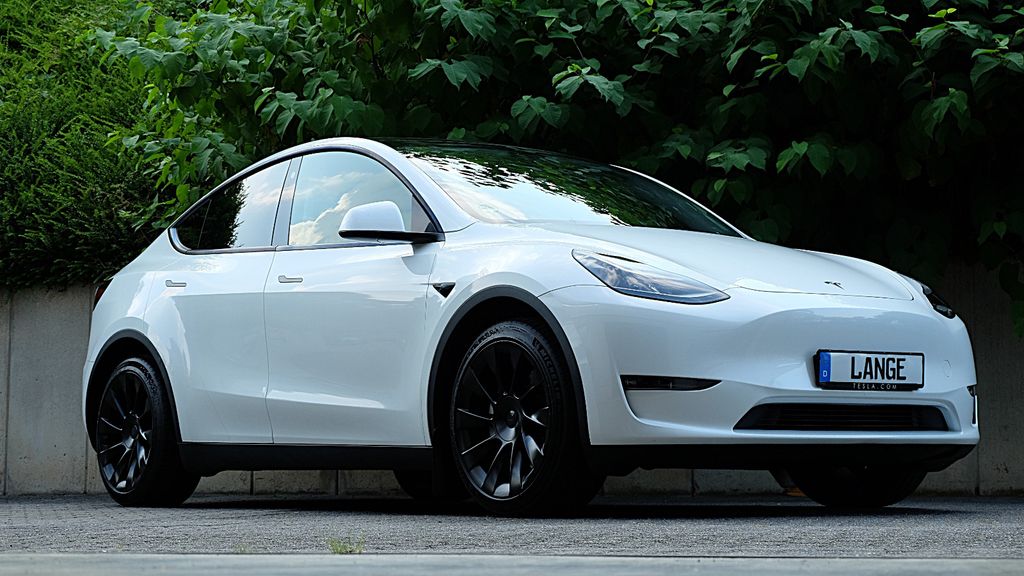 Tesla Model Y 45.961 km 42.380 &euro; Köln 50996
