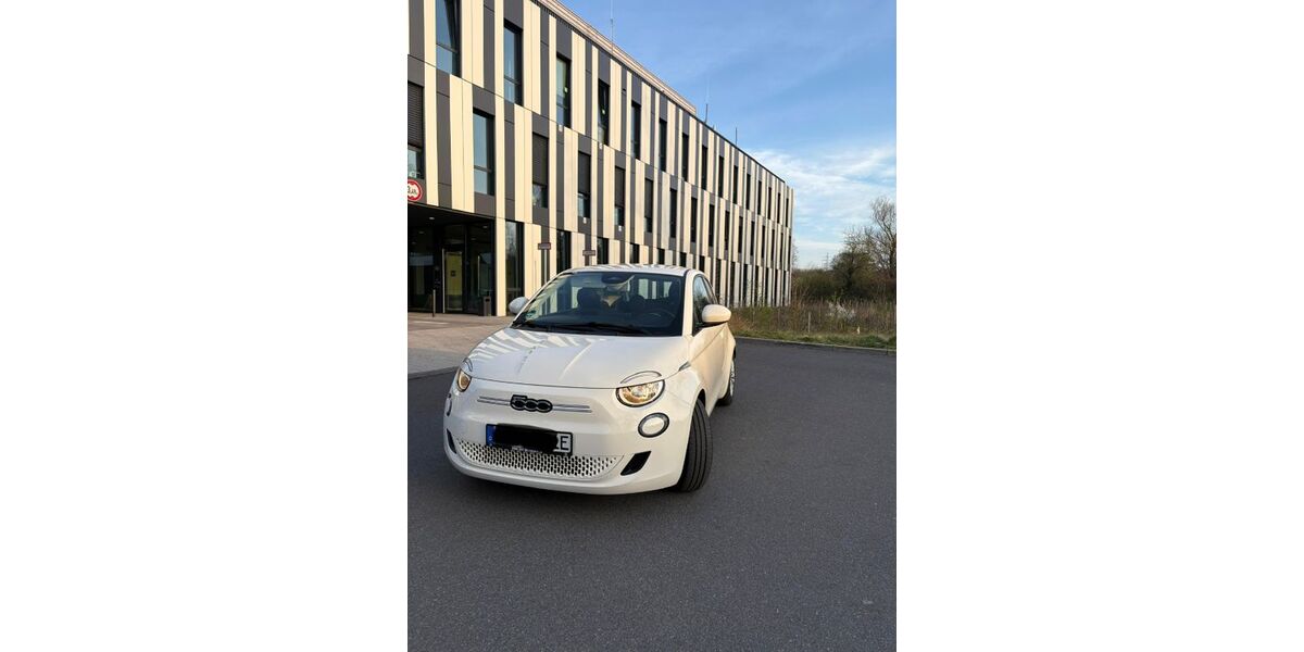 Fiat 500e 26.000 km 15.200 &euro; Offenbach am Main 63067