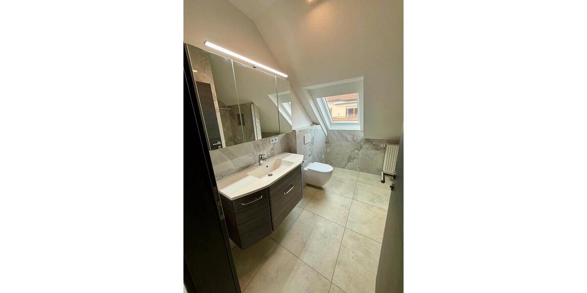 Doppelhaushälfte Ansbach - 4 Zimmer, 150 m&sup2;, 2.500&euro; | Angebot:26222970