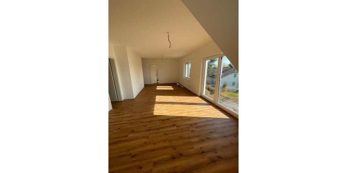 Dachgeschoßwohnung Neuenhagen bei Berlin - 4 Zimmer, 80 m&sup2;, 1.870&euro; | Angebot:26378690