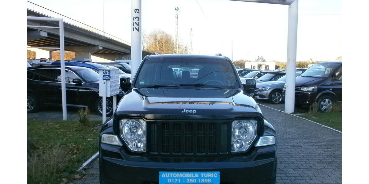 Jeep Cherokee 351.000 km 5.999 &euro; München OT Trudering-Riem 81825