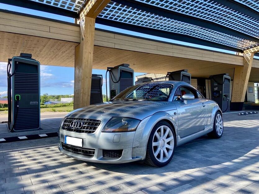 TT