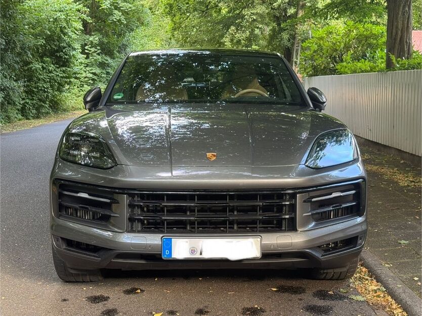 Porsche Cayenne 38.850 km 106.000 € Frankfurt 60594