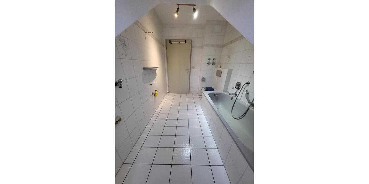 Dachgeschoßwohnung Eltmann - 3 Zimmer, 69 m&sup2;, 185.000&euro; | Angebot:26822397