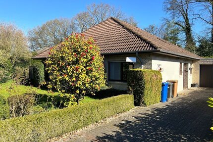 Charmanter Bungalow in ruhiger Siedlungslage. Bezugsfrei !