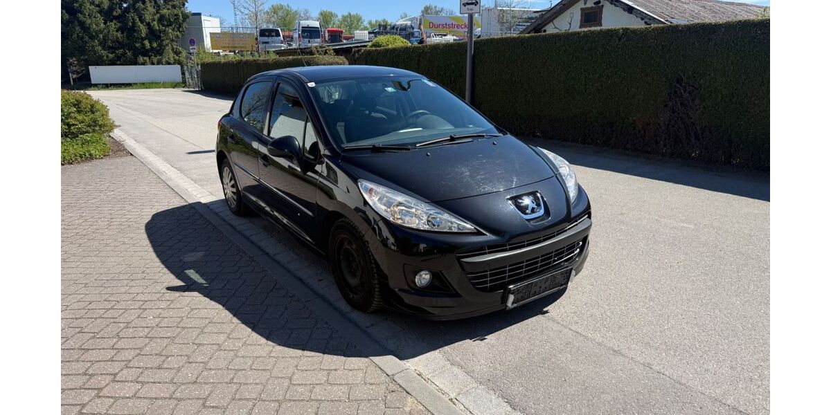 Peugeot 207 226.181 km 990 &euro; Rosenheim 83026