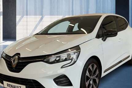 Renault Clio 65.780 km 12.990 &euro; Hamburg 20537