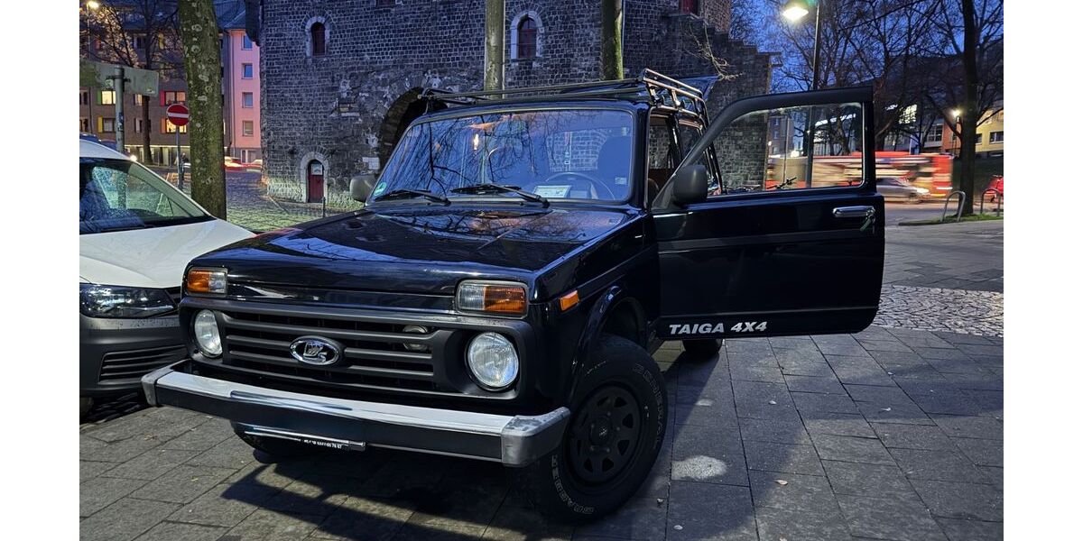 Lada Niva 32.000 km 11.950 &euro; Aachen 52064