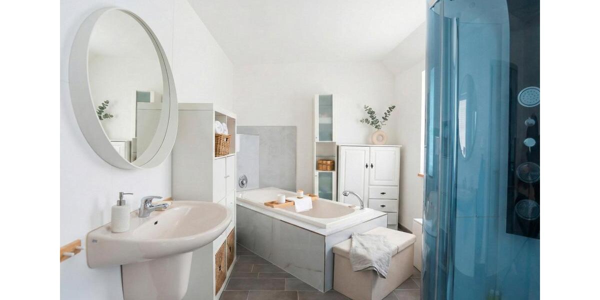 Reihenhaus Suhl - 5 Zimmer, 210 m&sup2;, 1.150&euro; | Angebot:26336041