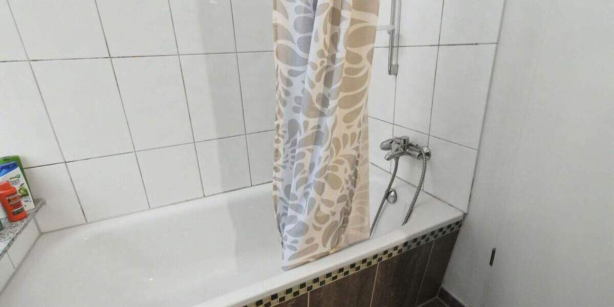 Vermietet: 1-Zimmer-Altbauwohnung (2004 kernsaniert) mit Balkon, Stellplatz und Denkmalschutz 1 zimmer