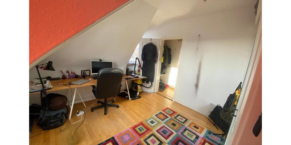 Dachgeschoßwohnung Stuttgart Degerloch - 3 Zimmer, 65 m&sup2;, 810&euro; | Angebot:24979832