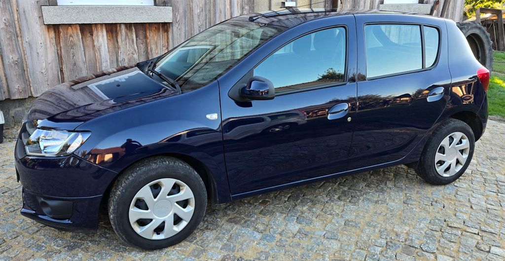 Dacia Sandero 66.000 km 5.000 &euro; Görlitz 02827