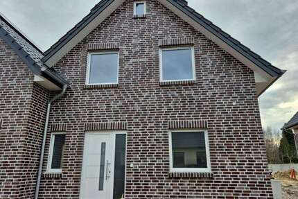 Haus zum Mieten in Löhne 1.350 € 123.8 m² 4 zimmer