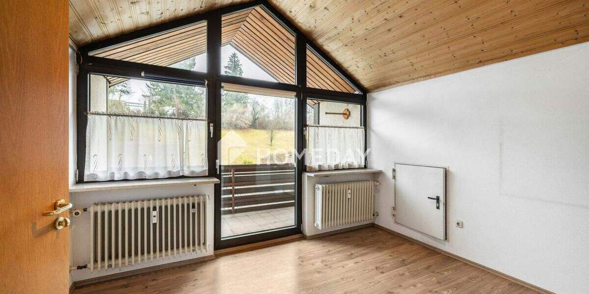 Etagenwohnung Burgkirchen an der Alz (DG) Burgkirchen - 3 Zimmer, 94 m&sup2;, 310.000&euro; | Angebot:25739139