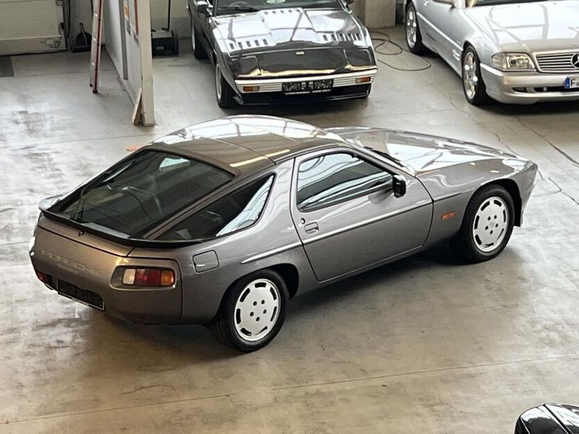 Porsche 928 149.827 km 38.900 € Frankfurt 60388