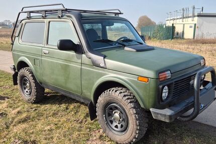 Lada Niva 125.700 km 8.500 &euro; Nienburg 31582