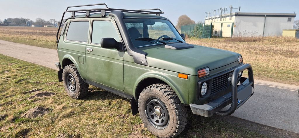 Lada Niva 125.700 km 8.500 &euro; Nienburg 31582