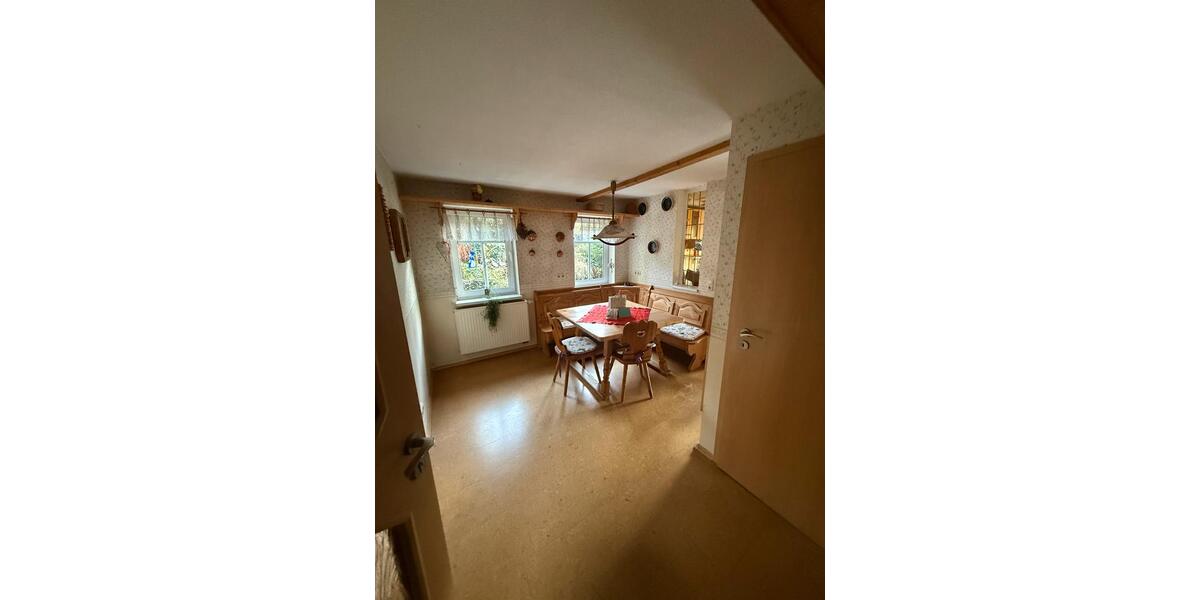 Einfamilienhaus Neuhaus am Rennweg - 10 Zimmer, 147 m&sup2;, 120.000&euro; | Angebot:26620956