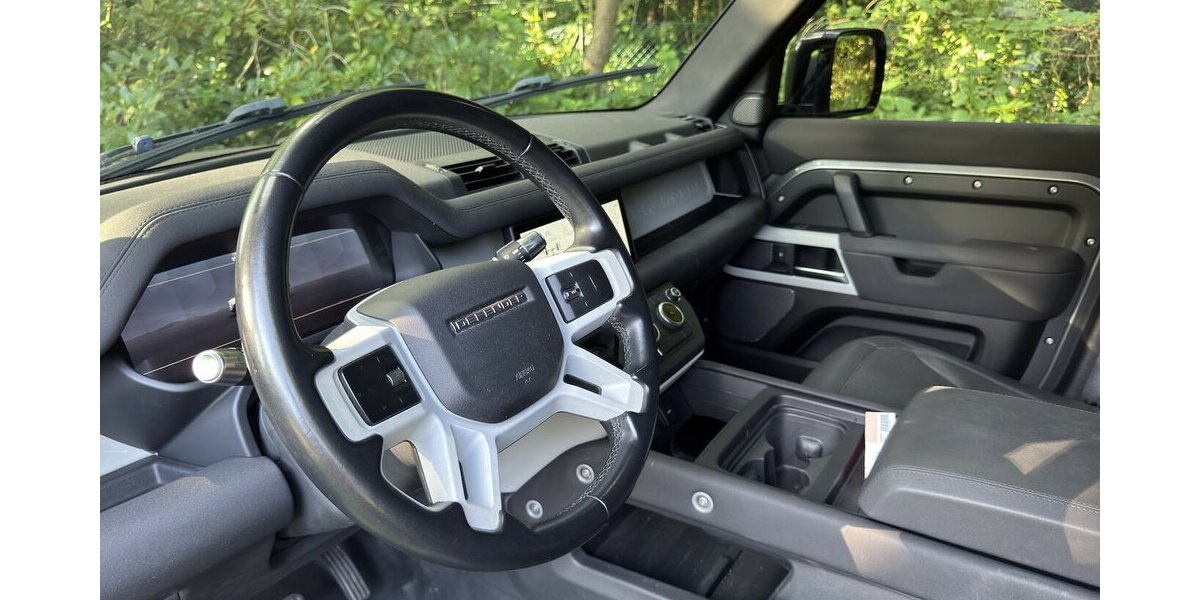 Land Rover Defender 110 SE 1. Hd. Scheckheft unfallfrei 53.000 km 54.999 &euro; Hamburg 22339