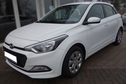 Hyundai i20 100.000 km 8.700 &euro; Herborn 35745