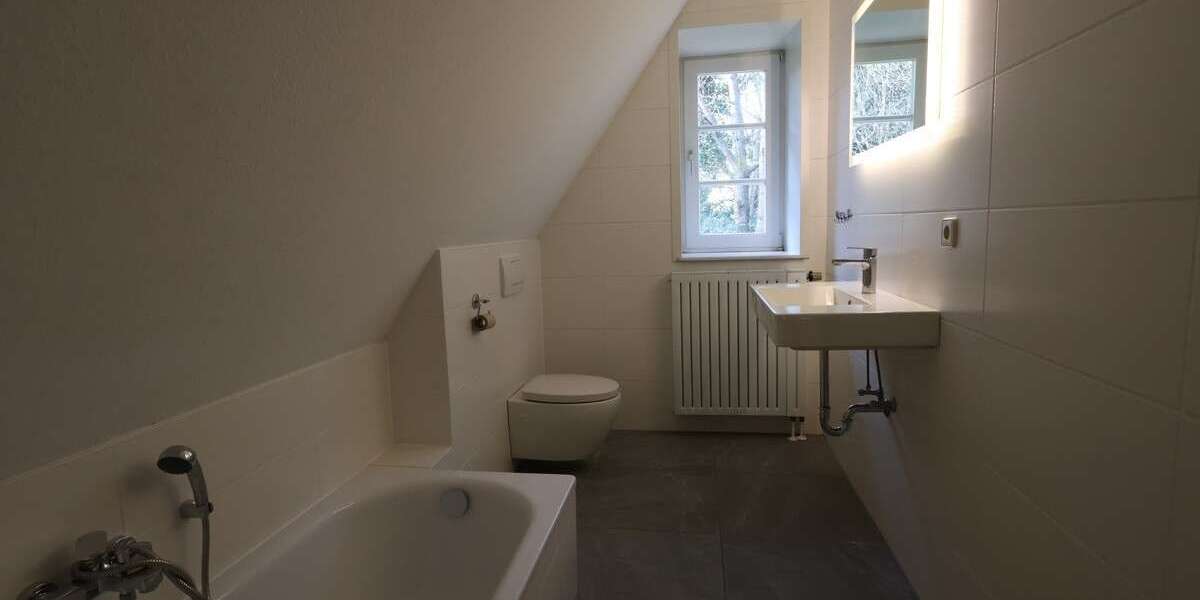 Exklusive Villa mit Wellnessbereich, Pool & großem Grundstück (inkl. Renovierung und neuem Dach) - Villa Hüllhorst | Angebot:27308745