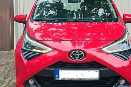 Toyota Aygo (X) 78.900 km 9.700 &euro; Hamburg 22045
