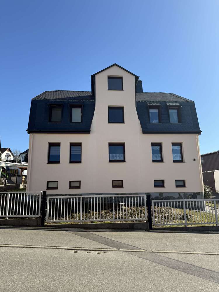 Haus zum Kaufen in Neukirchen 222.000 € 214 m²