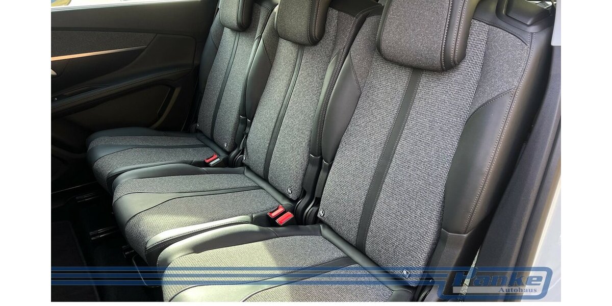 Peugeot 5008 Allure*F+R-Cam*7-Sitz*digital*SHZ*Navi* 157.316 km 13.790 &euro; Berlin 13187