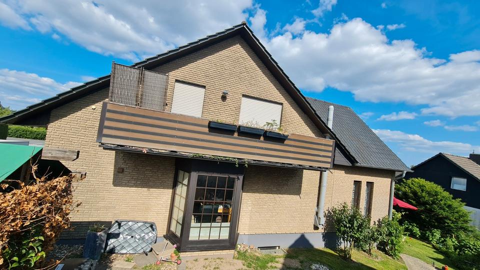 Einfamilienhaus Hüllhorst - 8 Zimmer, 216 m&sup2;, 290.000&euro; | Angebot:27006902