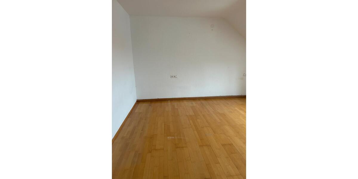 Dachgeschoßwohnung Heilbronn - 4 Zimmer, 97 m&sup2;, 1.190&euro; | Angebot:24472362