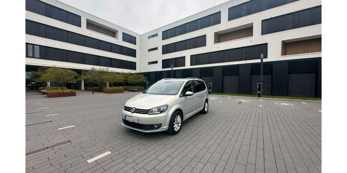 VW Touran 175.569 km 10.989 &euro; Mannheim 68305