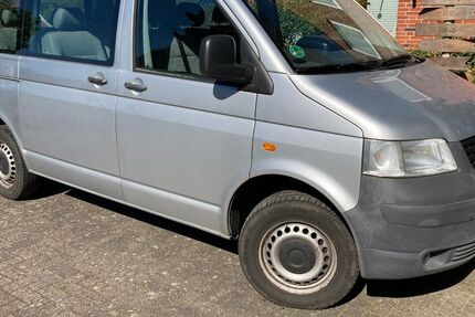 VW T5 Transporter 235.000 km 4.300 &euro; Börger 26904